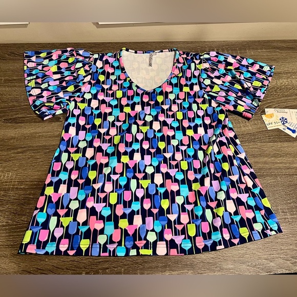 Lulu-B Tops - Lulu B UPF 50 Puff Sleeve Cooling Top Wine Glass Print Size Small NWT new resort
